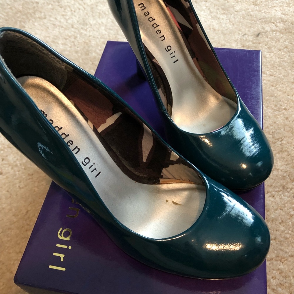 Madden girl chunky pumps.